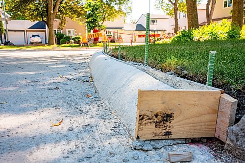 NIC ADAM / FREE PRESS
Construction continues along Greensboro Bay in Waverly Heights Monday morning. 
240826 - Monday, August 26, 2024.

Reporter:?