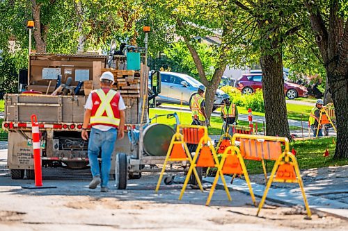 NIC ADAM / FREE PRESS
Construction continues along Augusta Dr. in Waverly Heights Monday morning. 
240826 - Monday, August 26, 2024.

Reporter:?