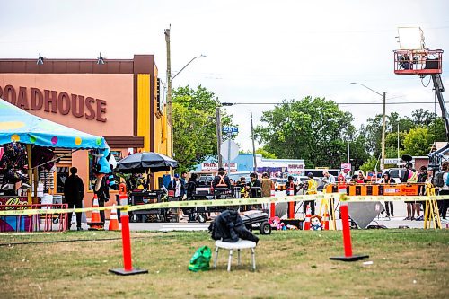 MIKAELA MACKENZIE / WINNIPEG FREE PRESS
	
The Nobody 2 film set on Main Street at Winnipeg Beach on Tuesday, Aug. 27, 2024. 

Standup.
Winnipeg Free Press 2024