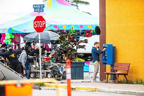 MIKAELA MACKENZIE / WINNIPEG FREE PRESS
	
Bob Odenkirk on the Nobody 2 film set at Winnipeg Beach on Tuesday, Aug. 27, 2024. 

Standup.
Winnipeg Free Press 2024