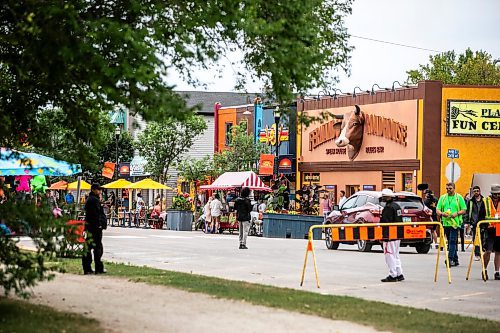 MIKAELA MACKENZIE / WINNIPEG FREE PRESS
	
The Nobody 2 film set on Main Street at Winnipeg Beach on Tuesday, Aug. 27, 2024. 

Standup.
Winnipeg Free Press 2024