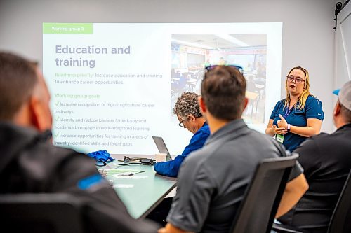 NIC ADAM / FREE PRESS
Emili skills and talent manager Rachel LeClair leads a group on hiring young talent and Ozobots, a type of robot that can be used to help teach students about farming automation.
240826 - Monday, August 26, 2024.

Reporter: Gabby