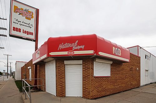 JOHN WOODS / FREE PRESS
Natural Bakery on Logan Ave., which is closing it&#x2019;s doors as a retail outlet to a pickup location only for wholesalers, is photographed Tuesday, August 27, 2024. 

Reporter: gabby