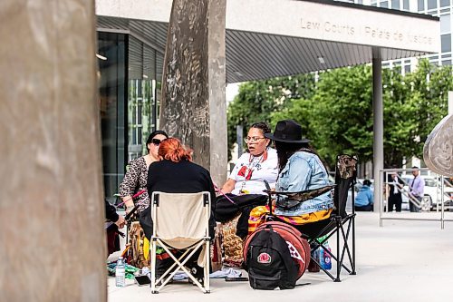 MIKAELA MACKENZIE / WINNIPEG FREE PRESS

A drum circle gathers in front of the law courts on Wednesday, Aug. 28, 2024. The Skibiki sentencing is taking place today.


Winnipeg Free Press 2024