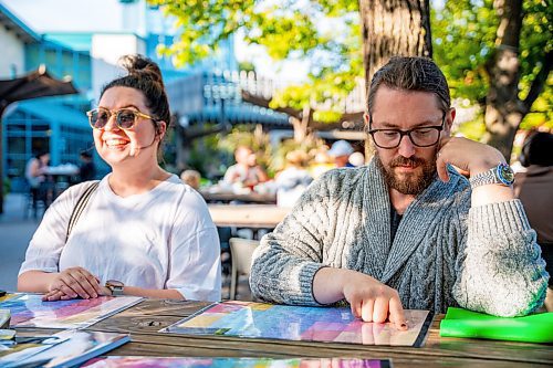 NIC ADAM / FREE PRESS
Matthew Turnbull learns some Cree and Ojibwe at the free &quot;language tables&quot; offered Wednesday through Friday evenings at the Forks.
240828 - Wednesday, August 28, 2024.

Reporter: Jen Zoratti