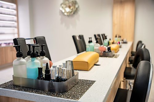 NIC ADAM / FREE PRESS
The manicure stations at Almond Nail Bar&#x2019;s flagship store in St. Vital, which is its biggest yet.
240830 - Friday, August 30, 2024.

Reporter: Gabby