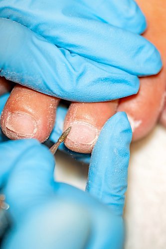 NIC ADAM / FREE PRESS
Nail tech Mariia Mykhailova gives a pedicure to Tifany Hapkin at Almond Nail Bar&#x2019;s flagship store in St. Vital.
240830 - Friday, August 30, 2024.

Reporter: Gabby