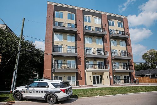 JOHN WOODS / FREE PRESS
Police investigate a scene at 153 Aubert St in Winnipeg Sunday, September 1, 2024. 

Reporter: jura