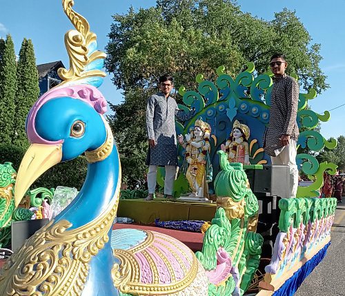 After being escorted around town, icons in the parade were brought into the temple to await consecration. (John Gleeson/The Brandon Sun)