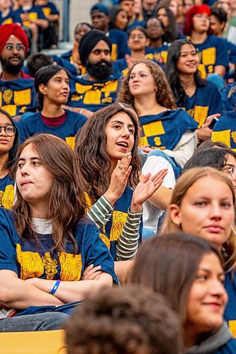 NIC ADAM / FREE PRESS
First year students cheer at the pep rally in the IG Athletic Centre at UofM during their fall orientation Tuesday.
240903 - Tuesday, September 03, 2024.

Reporter:?