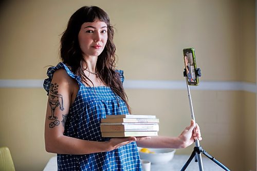 MIKE DEAL / FREE PRESS
Lauren Hower, a content creator in the global booktokers community at her home in Osborne Village.
Reporter: Ben Sigurdson
240903 - Tuesday, September 03, 2024.