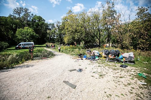 MIKAELA MACKENZIE / WINNIPEG FREE PRESS

The encampment where the police car hit a woman, who later died from her injuries, at Fort Rouge Park on Tuesday, Sept. 3, 2024. 

For Nicole story.
Winnipeg Free Press 2024