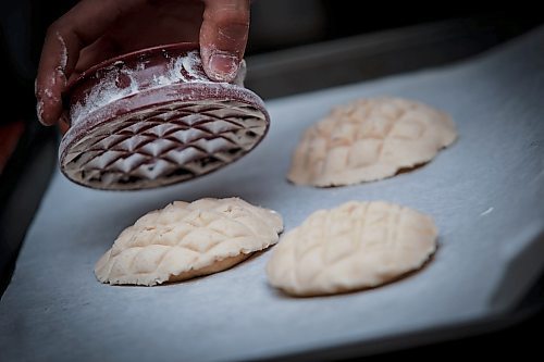 JOHN WOODS / WINNIPEG FREE PRESS
Dylan Gomez, his partner Rydell Enns, and his mother Liliana make some conchas in their kitchen in Winnipeg Tuesday, September 3, 2024. Gomez who learnt how to make the latin american sweet bread breakfast treat from his grandmother and mother sells the creations through his company Concha Craze.

Re: dave