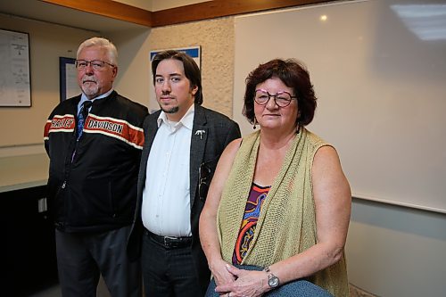 Outgoing vice-chair Jim Murray (from left), new vice-chair Duncan Ross and re-elected chair Linda Ross stand for a picture after the Brandon School Division Board of Trustees inaugural meeting on Tuesday. (Abiola Odutola/The Brandon Sun)