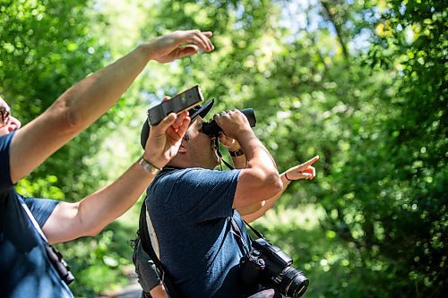 MIKAELA MACKENZIE / WINNIPEG FREE PRESS

Co-founder Justin Rasmussen leads the University of Manitoba Indigenous Birding Club on their weekly birding walk on Friday, Aug. 30, 2024. 

For Eva story.
Winnipeg Free Press 2024