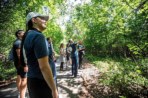 MIKAELA MACKENZIE / WINNIPEG FREE PRESS

The University of Manitoba Indigenous Birding Club on their weekly birding walk in King&#x573; Park on Friday, Aug. 30, 2024. 

For Eva story.
Winnipeg Free Press 2024