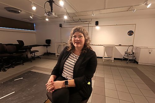 BU Art Prof Lisa Wood says nude models are providing the art students with a valuable experience to learn the structure and anatomy of the human body. (Abiola Odutola/The Brandon Sun)