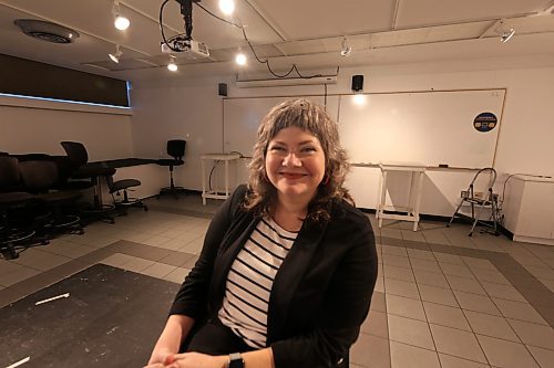 BU Art Prof Lisa Wood says nude models are providing the art students with a valuable experience to learn the structure and anatomy of the human body. (Abiola Odutola/The Brandon Sun)