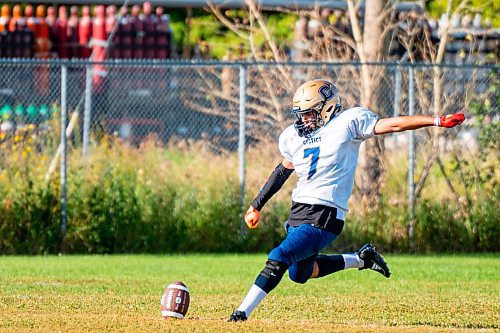 NIC ADAM / FREE PRESS
St. Norbert Celtics&#x2019; Luiz Vasconcelos (#7) plays in a game vs. The St. John&#x2019;s Tigers at North Winnipeg Nomads Minor Football Club.
240905 - Thursday, September 05, 2024.

Reporter:?