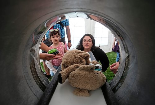 JOHN WOODS / FREE PRESS
Kristin Funari and daughter Natalie look on as their stuffy is &#x201c;scanned&#x201d; at the Teddy Bears&#x2019; Picnic in Assiniboine Park  Sunday, September 8, 2024. 

Reporter: tyler