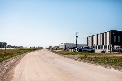 MIKAELA MACKENZIE / WINNIPEG FREE PRESS

A row of new businesses on Caron Road, just west of the Perimeter, on Monday, Sept. 9, 2024. 

For Gabby story.
Winnipeg Free Press 2024