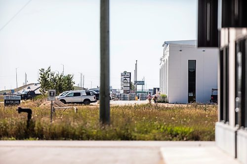 MIKAELA MACKENZIE / WINNIPEG FREE PRESS

A row of new businesses on Caron Road, just west of the Perimeter, on Monday, Sept. 9, 2024. 

For Gabby story.
Winnipeg Free Press 2024