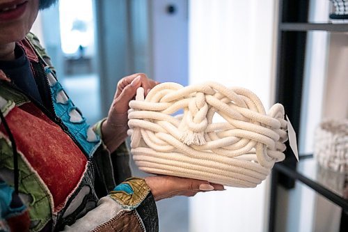 MIKAELA MACKENZIE / WINNIPEG FREE PRESS

Karen Kerr, who makes baskets, vases, and bowls and bags from ropes, shows work in her home studio on Monday, Sept. 9, 2024. 

For AV story.
Winnipeg Free Press 2024