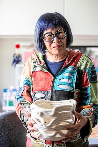 MIKAELA MACKENZIE / WINNIPEG FREE PRESS

Karen Kerr, who makes baskets, vases, and bowls and bags from ropes, in her home studio on Monday, Sept. 9, 2024. 

For AV story.
Winnipeg Free Press 2024