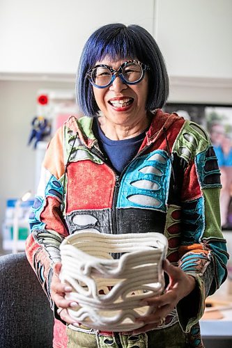 MIKAELA MACKENZIE / WINNIPEG FREE PRESS

Karen Kerr, who makes baskets, vases, and bowls and bags from ropes, in her home studio on Monday, Sept. 9, 2024. 

For AV story.
Winnipeg Free Press 2024