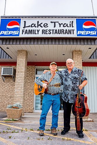 NIC ADAM / FREE PRESS
Murray Leonard (left) and Harry McKay are two of the longest-running members of the group of seniors who have been holding a lively bluegrass jam every Friday morning in the Lake Trail Family Restaurant in Anola, for close to 25 years.
240906 - Friday, September 06, 2024.

Reporter: ?