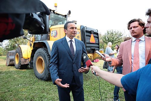 Ruth Bonneville / Free Press

LOCAL - Anne Oake Centre

Community leaders including Premier Wab Kinew hold sod-turning on the new  site of the Anne Oake Family Recovery Centre located behind Victoria General Hospital on Tuesday.

Premier Wab Kinew talks to the media at event.


Sept 10th,  2024