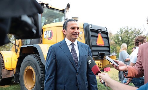 Ruth Bonneville / Free Press

LOCAL - Anne Oake Centre

Community leaders including Premier Wab Kinew hold sod-turning on the new  site of the Anne Oake Family Recovery Centre located behind Victoria General Hospital on Tuesday.

Premier Wab Kinew talks to the media at event.


Sept 10th,  2024