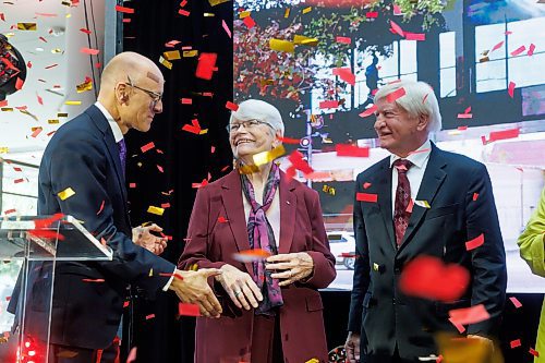 MIKE DEAL / FREE PRESS
Walter and Maria Schroeder are showered with confetti after the announcement of their $15 million donation in the RRC Polytech's Manitou a bi Bii daziigae building, Thursday morning.
The announcement launched the Schroeder Institute of Entertainment and Media Arts after the donation of $15 million from Walter and Maria Schroeder through the Schroeder Foundation.
(From left) Fred Meier, President and CEO of RRC Polytech, Maria and Walter Schroeder.
240912 - Thursday, September 12, 2024.