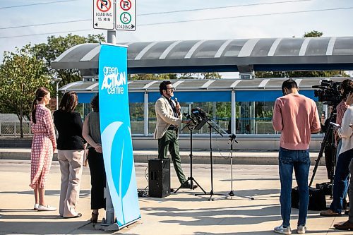 MIKAELA MACKENZIE / WINNIPEG FREE PRESS

Green Action Centre executive director Josep Seras-Gubert speaks to the media about GoManitoba, which helps Manitobans arrange carpooling and other greener transportation options, in Winnipeg on Thursday, Sept. 12, 2024. 

For JS story.
Winnipeg Free Press 2024