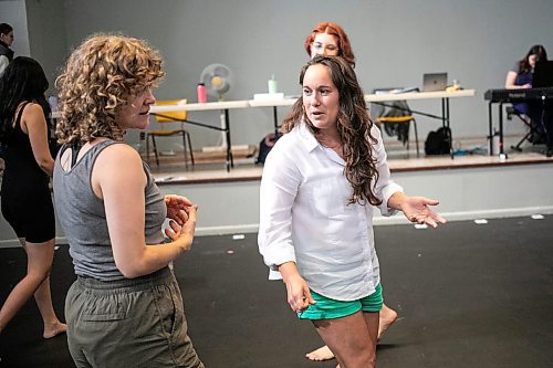 MIKAELA MACKENZIE / WINNIPEG FREE PRESS

Director Erin McGrath during rehearsals on Thursday, Sept. 12, 2024. An all-woman cast and crew are behind the upcoming Winnipeg Studio Theatre-Rainbow Stage presentation of Miss Shakespeare.

For arts story.
Winnipeg Free Press 2024