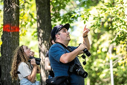 MIKAELA MACKENZIE / WINNIPEG FREE PRESS

Co-founder Justin Rasmussen leads the University of Manitoba Indigenous Birding Club on their weekly birding walk on Friday, Aug. 30, 2024. 

For Eva story.
Winnipeg Free Press 2024