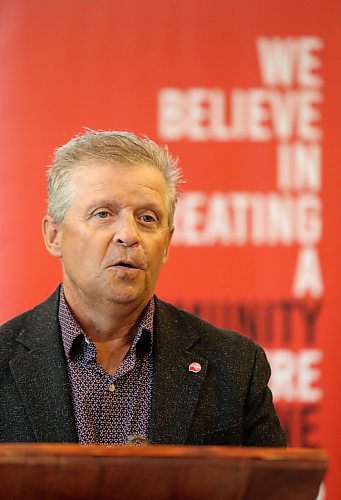 United Way of Brandon & District board chair Kevin Bailey introduces the 2024 United Way Campaign chair, Barry Cooper, during a kickoff event at The FireHouse Event Venue on Princess Avenue on Friday morning. (Matt Goerzen/The Brandon Sun)