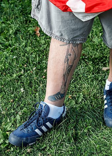 JOHN WOODS / FREE PRESS
Carlisle Settee, a cousin of Terry Fox who has tattooed Terry&#x2019;s artificial leg on his leg, waits for the start of Terry Fox Run at Assiniboine Park Sunday, September 15, 2024. 

Reporter: tyler