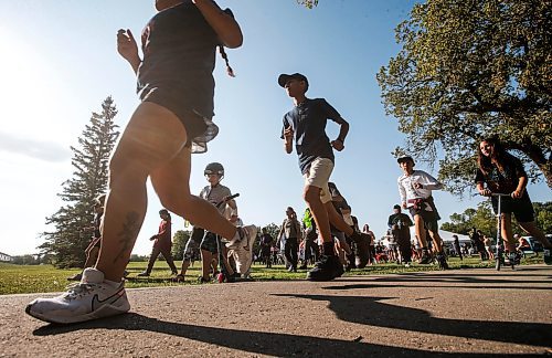 JOHN WOODS / FREE PRESS
Participants take part in the Terry Fox Run in Assiniboine Park Sunday, September 15, 2024. 

Reporter: tyler