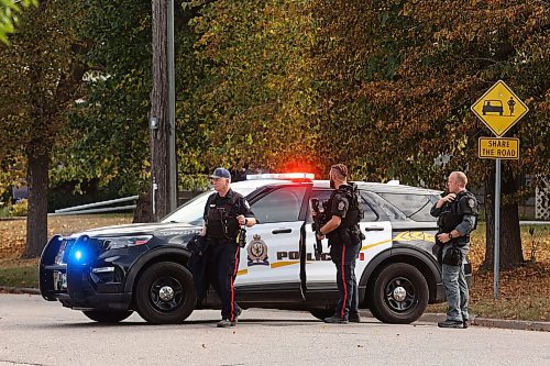 16092024
Brandon Police Service members responded to a mental health crisis on Lorne Avenue East, closing a block of the avenue early Monday afternoon. According a statement released by BPS, the incident was resolved safely.
(Tim Smith/The Brandon Sun)