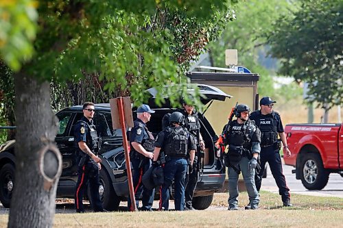 16092024
Brandon Police Service members responded to a mental health crisis on Lorne Avenue East, closing a block of the avenue early Monday afternoon. According a statement released by BPS, the incident was resolved safely.
(Tim Smith/The Brandon Sun)