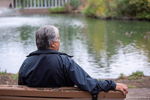 BROOK JONES / FREE PRESS
Lifelong St. Vital resident Laurier Gladue watches Canada geese and ducks at the St. Vital Duck Pond in Winnipeg, Man., Monday, Sept. 16, 2024.