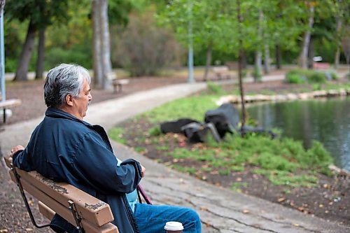 BROOK JONES / FREE PRESS
Lifelong St. Vital resident Laurier Gladue watches Canada geese and ducks at the St. Vital Duck Pond in Winnipeg, Man., Monday, Sept. 16, 2024.