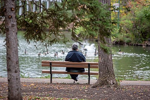 BROOK JONES / FREE PRESS
Lifelong St. Vital resident Laurier Gladue watches Canada geese and ducks at the St. Vital Duck Pond in Winnipeg, Man., Monday, Sept. 16, 2024.