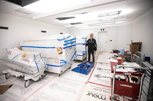 MIKAELA MACKENZIE / WINNIPEG FREE PRESS

Martin Hiebert, who is opening up Prairie Hyperbarics, in the under-construction space in Winnipeg on Tuesday, Sept. 17, 2024. Hiebert is a cancer survivor because of hyperbaric treatment he received in Alberta.

For Martin Cash story.
Winnipeg Free Press 2024