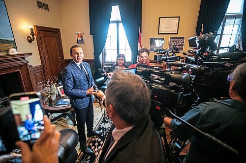 MIKAELA MACKENZIE / WINNIPEG FREE PRESS

Premier Wab Kinew defends the NDP caucus&#x573; decision to oust MLA Mark Wasyliw at the Manitoba Legislative Building on Tuesday, Sept. 17, 2024.

For Carol story.
Winnipeg Free Press 2024