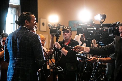 MIKAELA MACKENZIE / WINNIPEG FREE PRESS

Premier Wab Kinew defends the NDP caucus&#x573; decision to oust MLA Mark Wasyliw at the Manitoba Legislative Building on Tuesday, Sept. 17, 2024.

For Carol story.
Winnipeg Free Press 2024