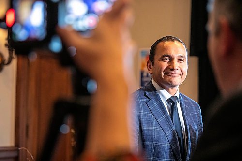 MIKAELA MACKENZIE / WINNIPEG FREE PRESS

Premier Wab Kinew defends the NDP caucus&#x573; decision to oust MLA Mark Wasyliw at the Manitoba Legislative Building on Tuesday, Sept. 17, 2024.

For Carol story.
Winnipeg Free Press 2024