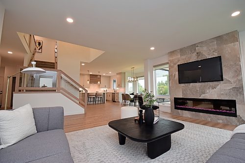 Todd Lewys / Winnipeg Free Press
The balance of space, style and light in the main living area is incredible.

