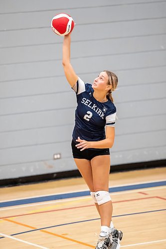 BROOK JONES / FREE PRESS
The Lord Selkirk Royals varsity girls volleyball team earned a victory over the visiting Mennonite Brethren Hawks in three straight sets (25-9, 25-11, 25-12-) in KPAC Tier 1 volleyball action at the Sellkirk Comp in Selkirk, Man., Wednesday, Sept. 18, 2024. Pictured: Selkirk Royals Rebecca Stutsky serves the volleyball during third set action.